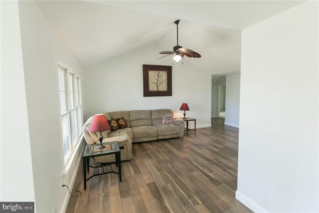 196 Compass Road Manahawkin, NJ 08050 - Photo 7 of 34