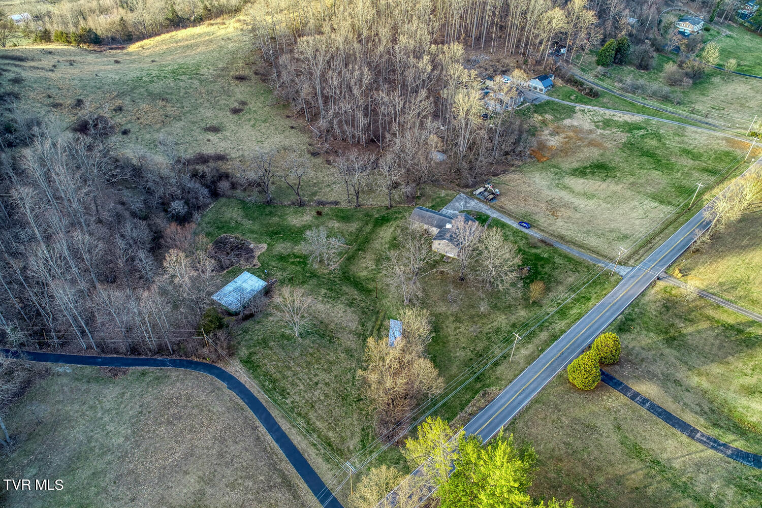 344 Hidden Valley Road Kingsport, TN 37663 - Photo 7 of 107 3.53+/- acres.