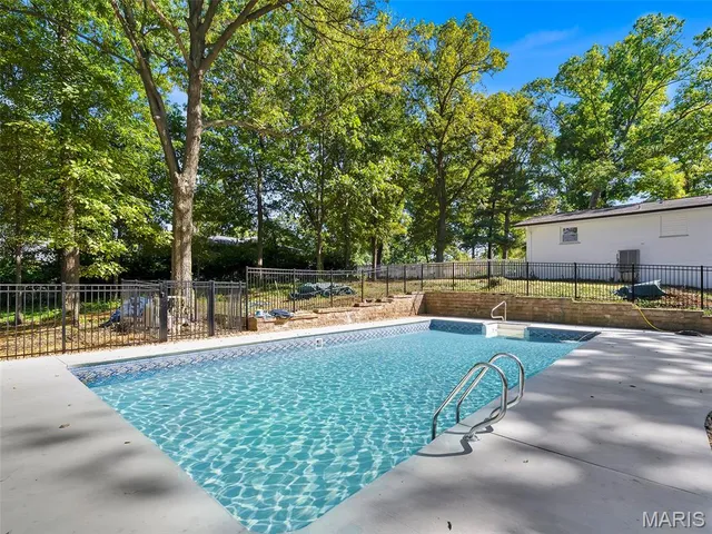 $629,000 | 18 Oak Forest Drive, St. Charles, MO 63303