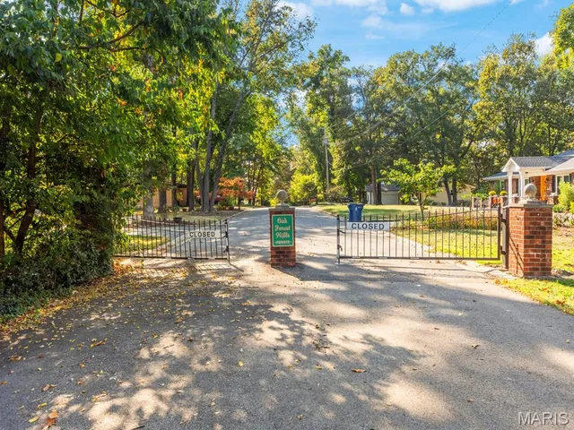 $629,000 | 18 Oak Forest Drive, St. Charles, MO 63303