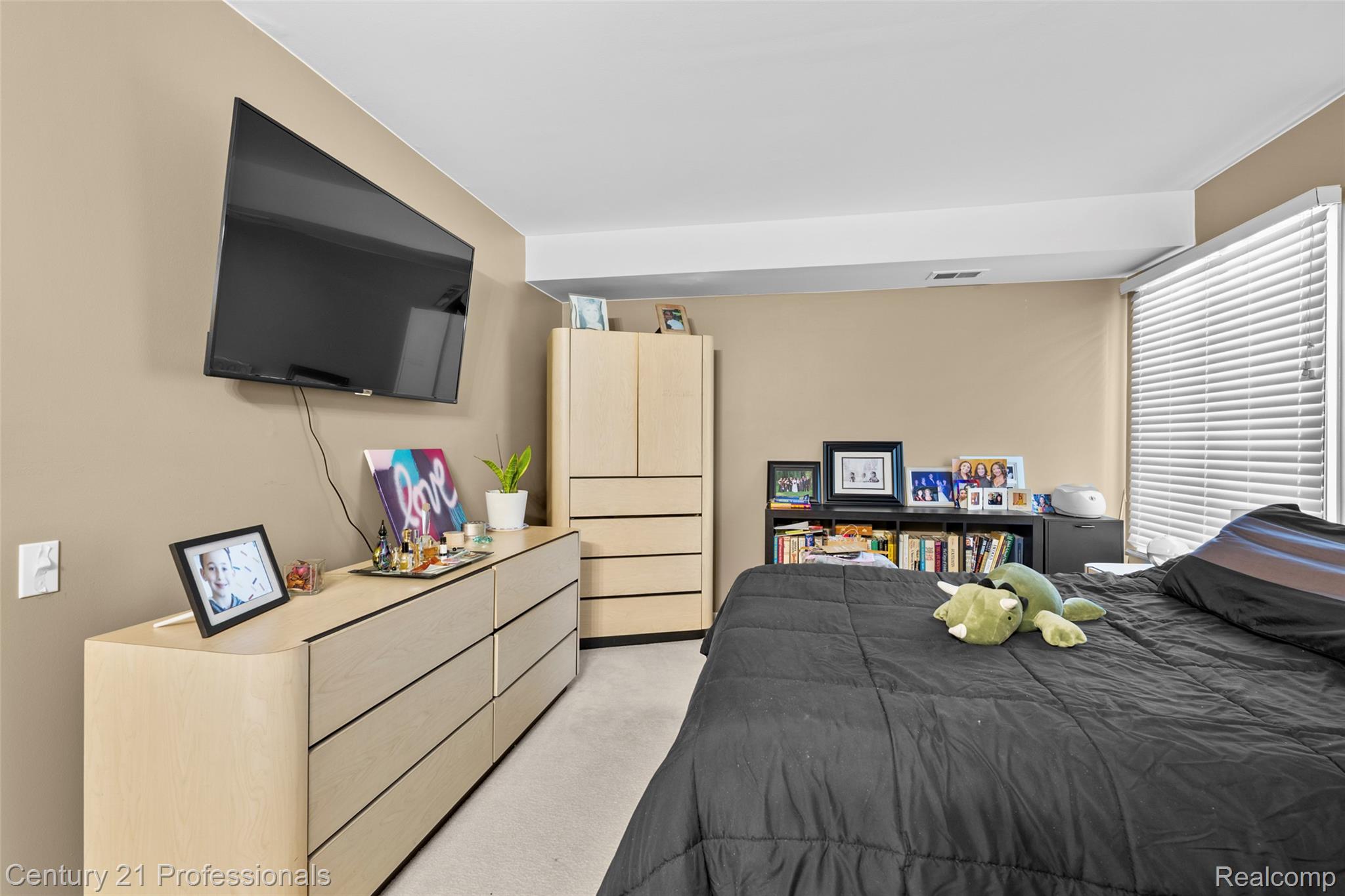 30515 West 14 Mile Road, Unit 26 Farmington, MI 48334 - Photo 21 of 24 DSC_2432.jpg