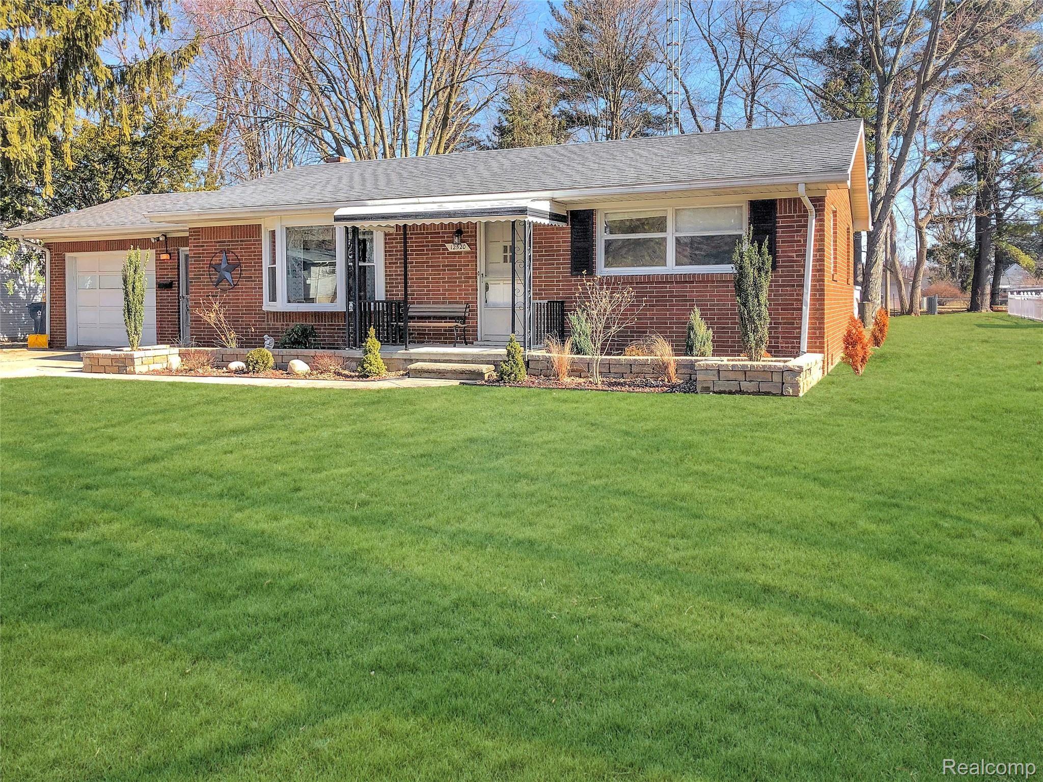 12520 Maxwell Road Carleton, MI 48117 - Photo 2 of 16 3qhhmysrd7jmf8kpnoidc2zkzzaiiw52ygjggnzf.jpg