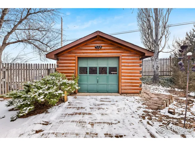 a view of a bird bath