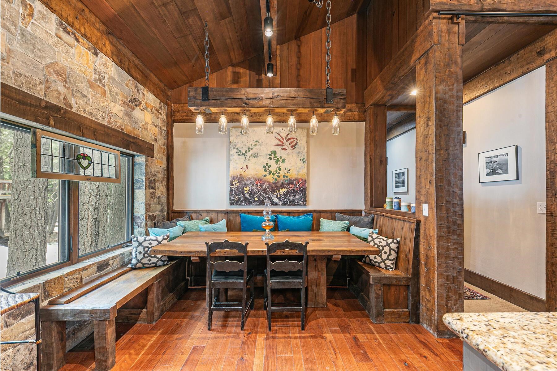 12209 Greenleaf Way Truckee, CA 96161 - Photo 9 of 28 a outdoor space with lots of furniture and chandelier