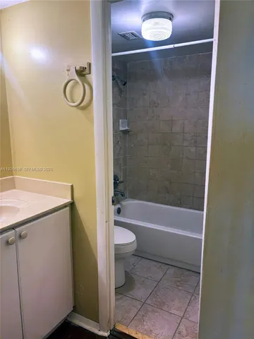 $139,000 | 1301 Northeast Miami Gardens Drive, Unit 813W, Miami, FL 33179