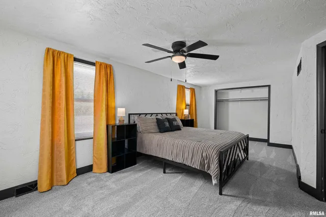 $555,000 | 2400 24th Street, Rock Island, IL 61201