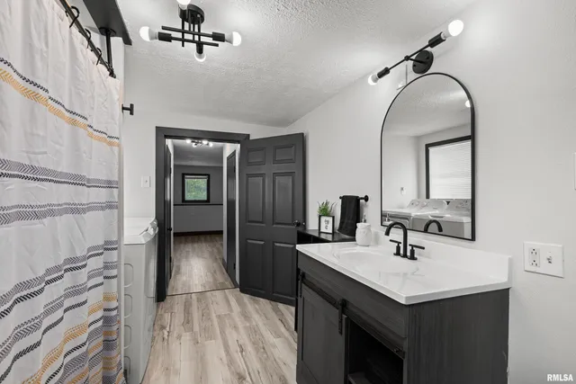 $555,000 | 2400 24th Street, Rock Island, IL 61201