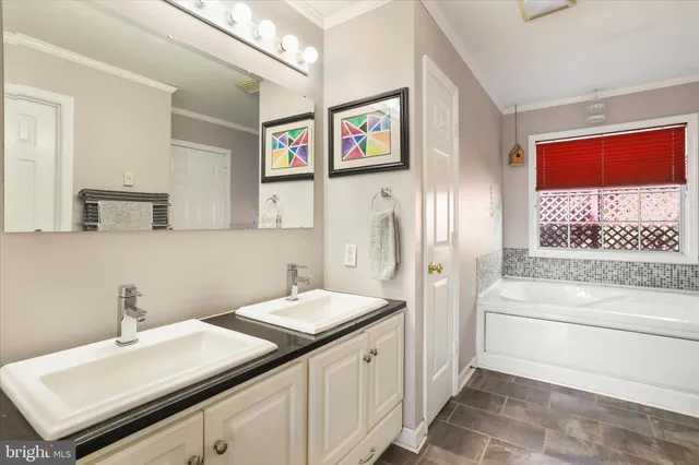 $499,900 | 275 Gap Road, Linden, VA 22642