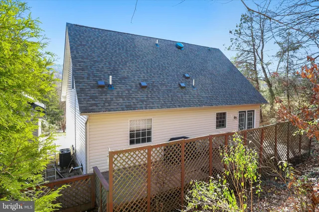 $499,900 | 275 Gap Road, Linden, VA 22642