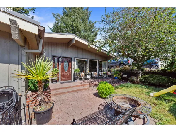 $599,000 | 760 O'Connell Street, North Bend, OR 97459