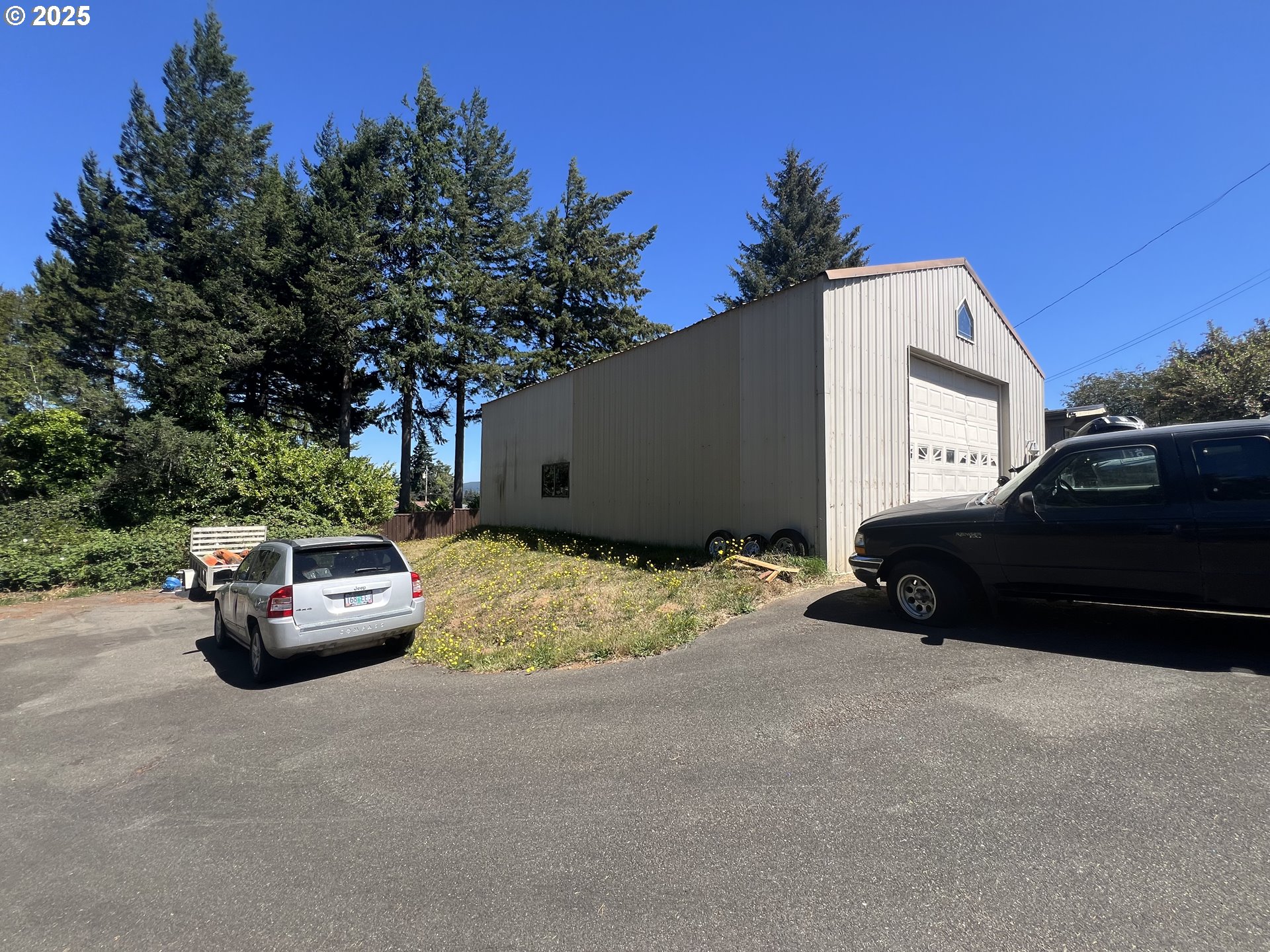 760 O'Connell Street North Bend, OR 97459 - Photo 2 of 35