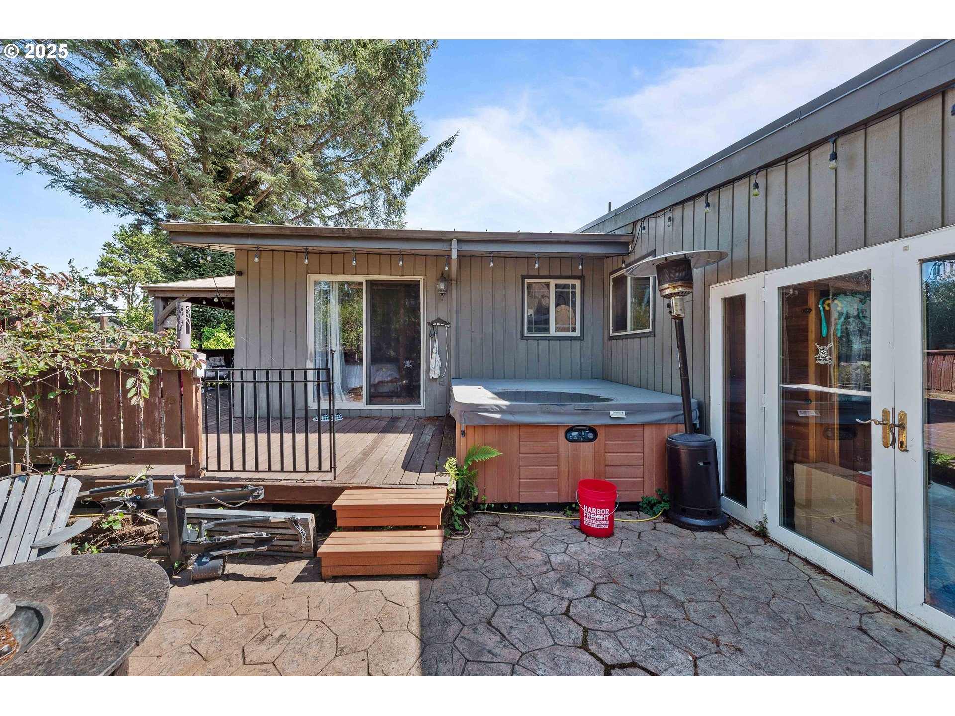 760 O'Connell Street North Bend, OR 97459 - Photo 24 of 35