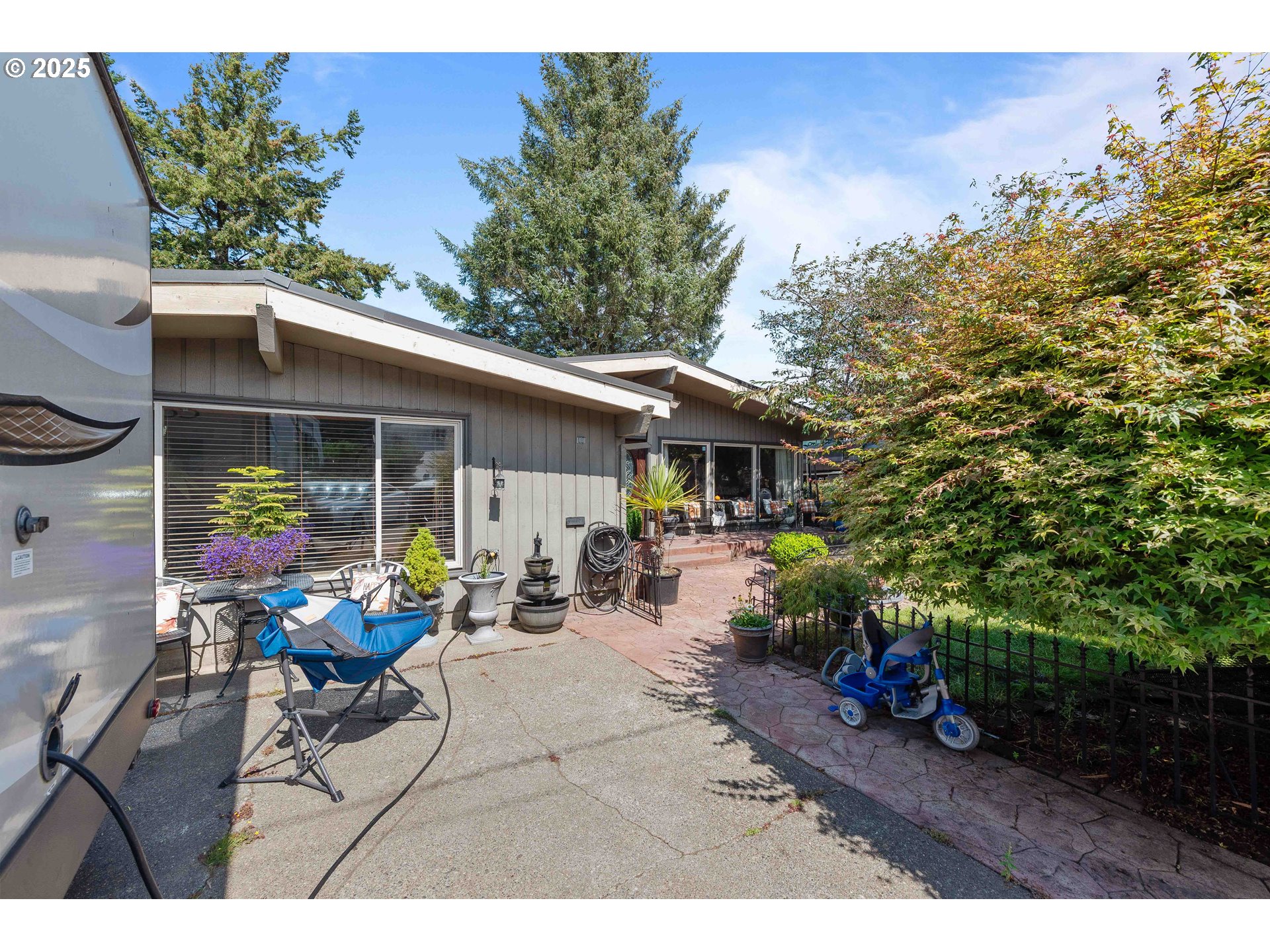 760 O'Connell Street North Bend, OR 97459 - Photo 7 of 35
