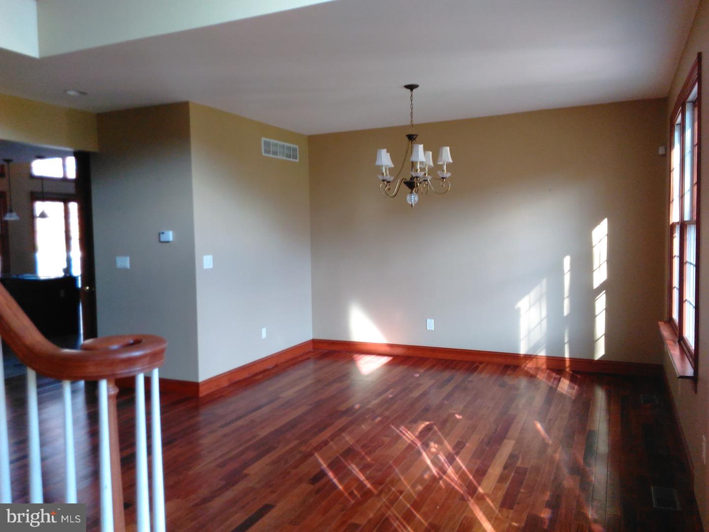1305 New Brooklyn Road Berlin, NJ 08081 - Photo 5 of 25 Dining Room