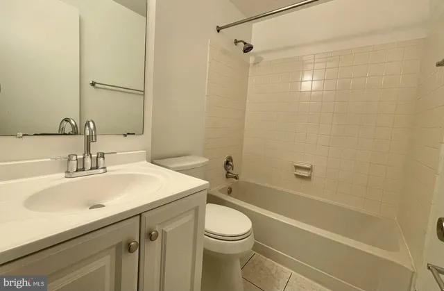 $3,200 | 7353 Crestleigh Circle, Alexandria, VA 22315