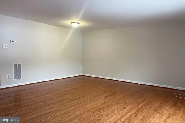 $3,200 | 7353 Crestleigh Circle, Alexandria, VA 22315