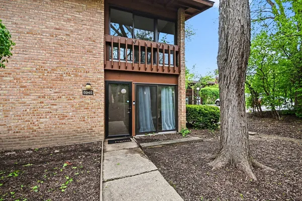 $254,900 | 5945 Meadow Drive, Lisle, IL 60532