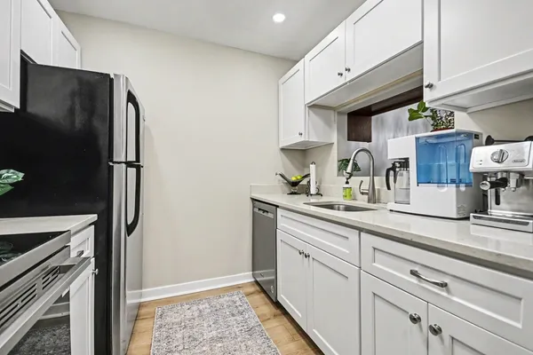 $254,900 | 5945 Meadow Drive, Lisle, IL 60532