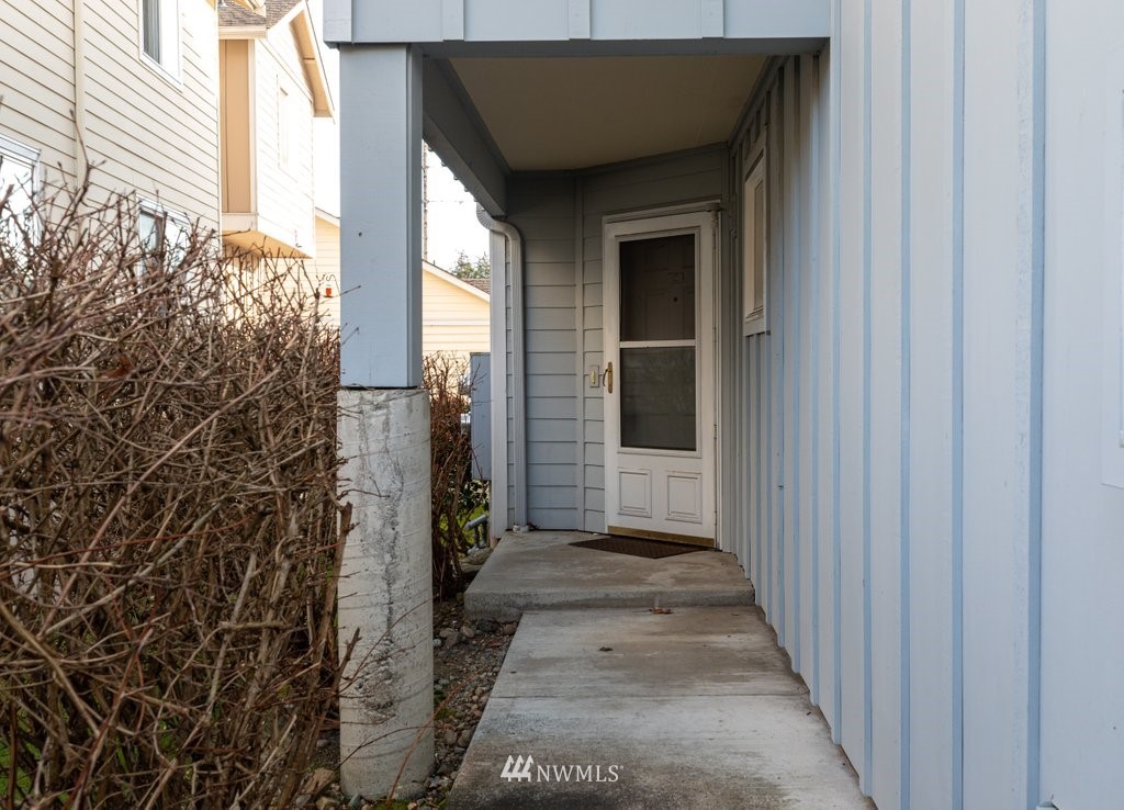 30875 State Rte 20, Unit C1 Oak Harbor, WA 98277 - Photo 3 of 20