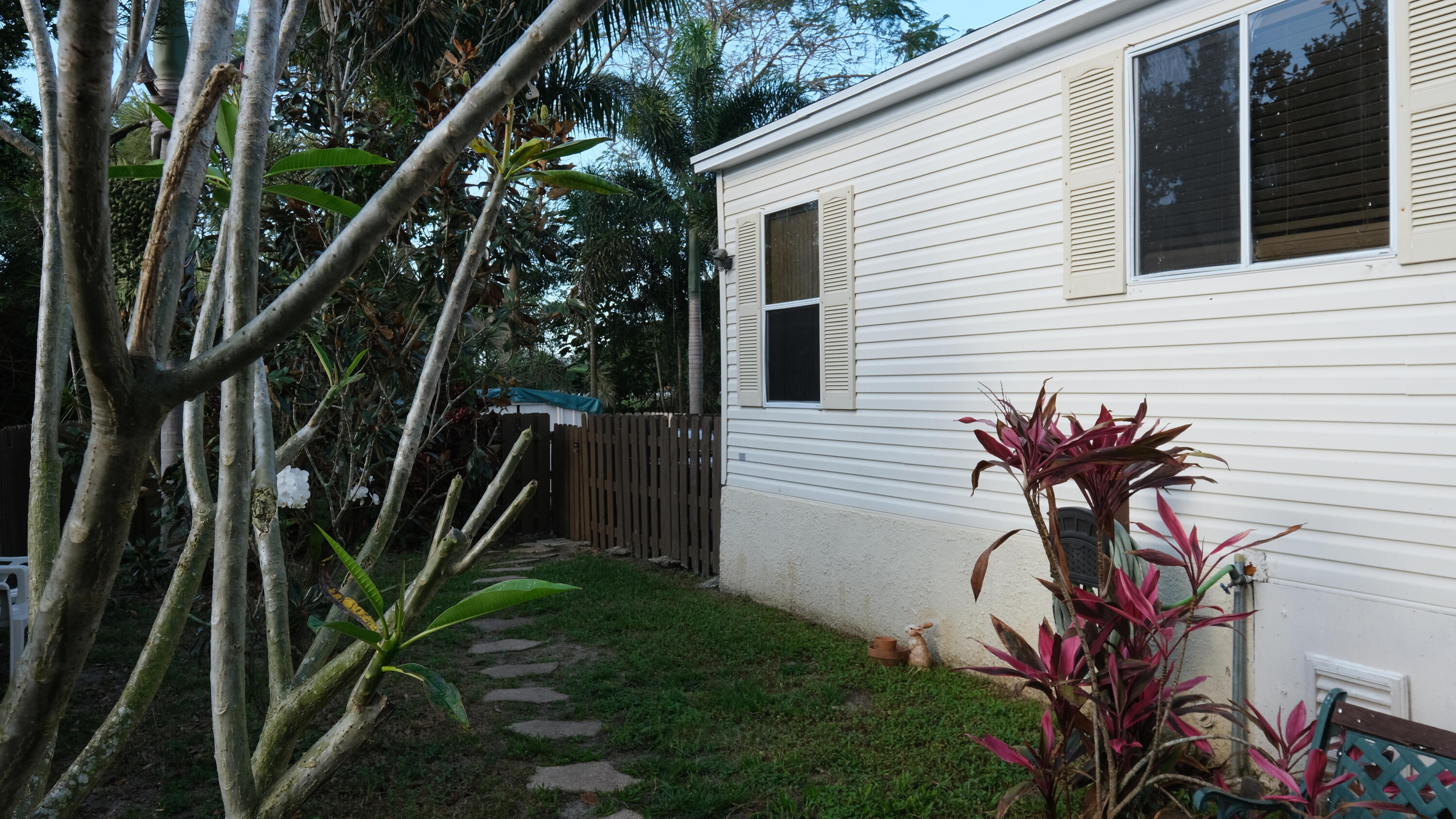 11942 Coral Place Boca Raton, FL 33428 - Photo 5 of 23 9