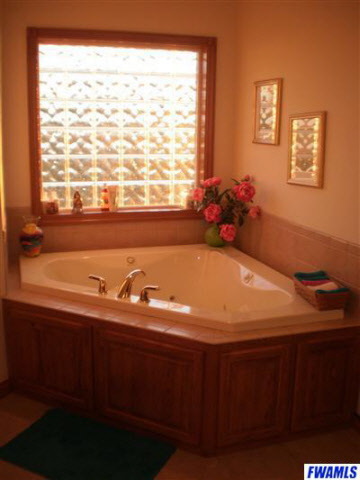 5426 Hamilton Road Yoder, IN 46798 - Photo 6 of 8