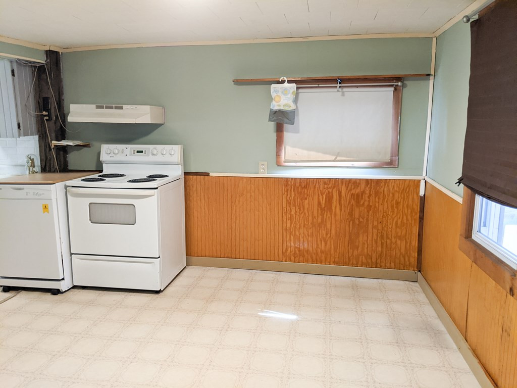 79 River Road Bombay, NY 12914 - Photo 4 of 16