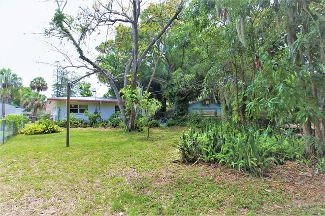 $1,999 | 1935 Edgewater Drive, Sarasota, FL 34234