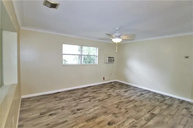 $1,999 | 1935 Edgewater Drive, Sarasota, FL 34234