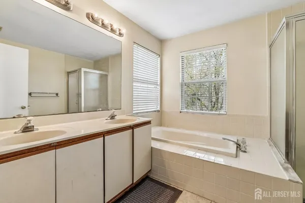 $3,600 | 418 Dorchester Way, Manalapan, NJ 07726