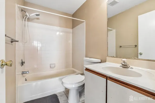 $3,600 | 418 Dorchester Way, Manalapan, NJ 07726