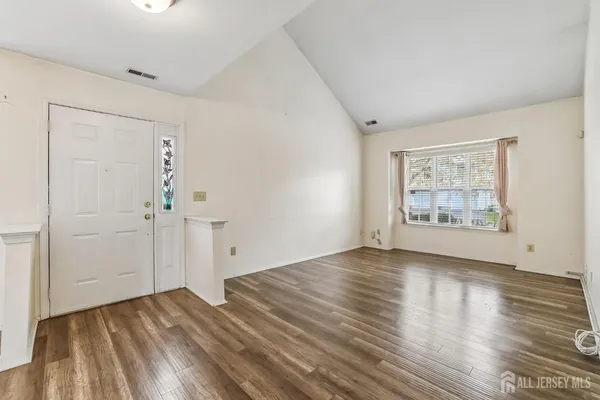 $3,600 | 418 Dorchester Way, Manalapan, NJ 07726