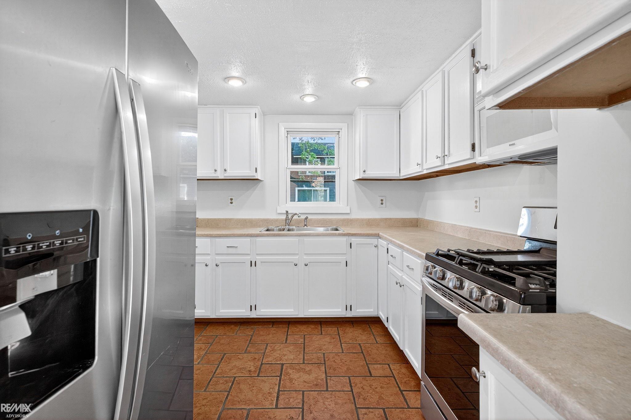 711 Smith Street Algonac, MI 48001 - Photo 8 of 27