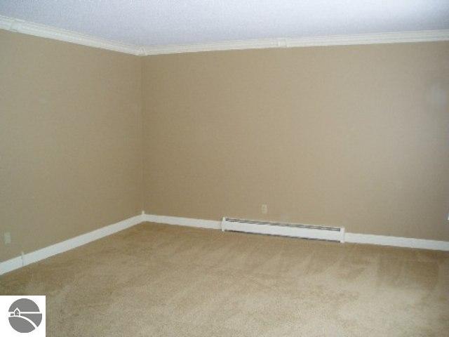 511 Bloomfield Road Traverse City, MI 49686 - Photo 4 of 9 1687564-3.JPG