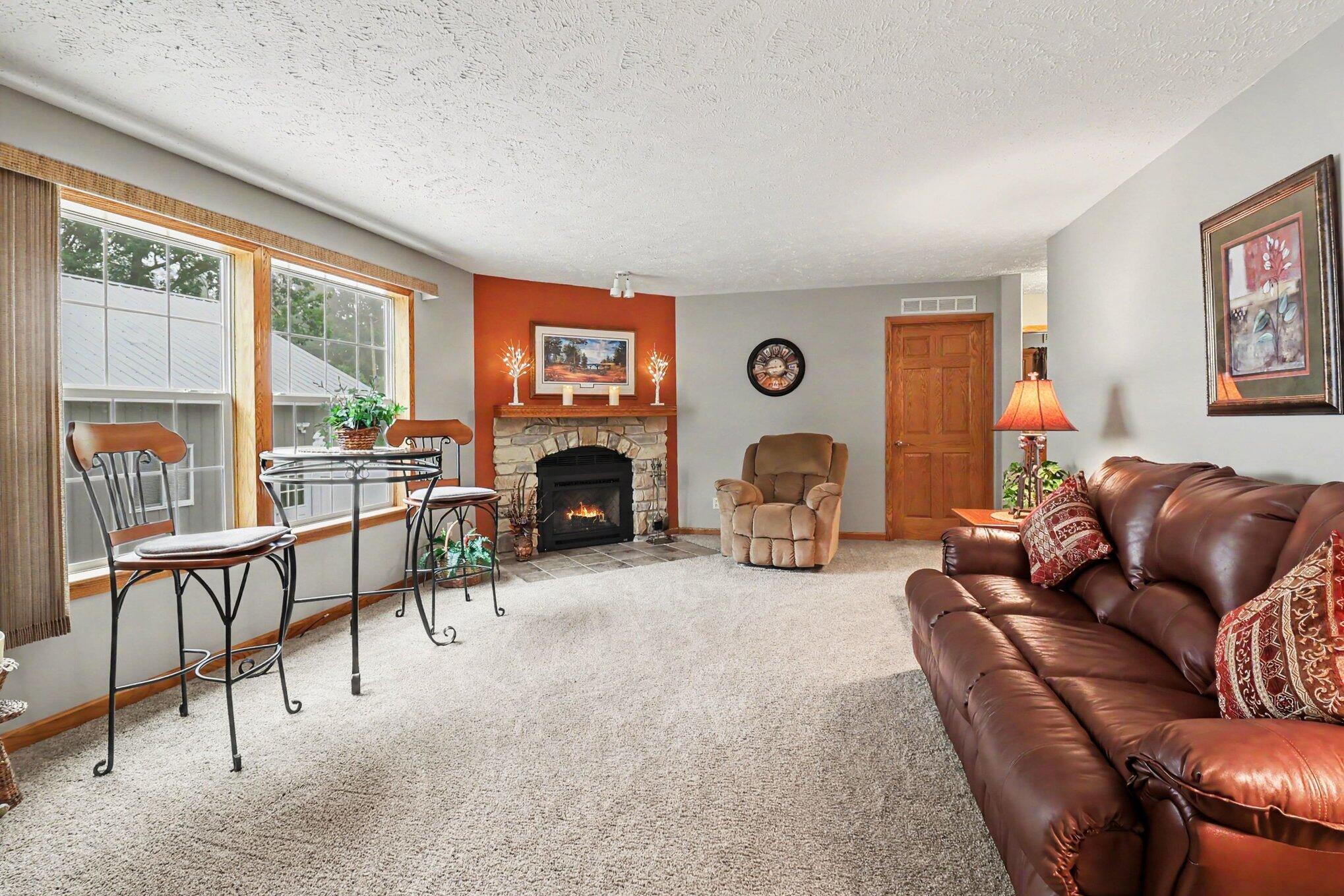 986 West Fox Farm Road Manistee, MI 49660 - Photo 8 of 31 Family room w/fireplace
