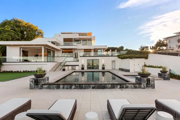 $12,950,000 | 2082 Via Casa Alta, La Jolla, CA 92037