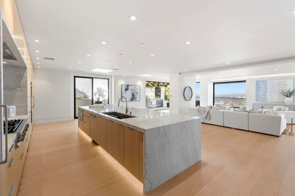 $12,950,000 | 2082 Via Casa Alta, La Jolla, CA 92037