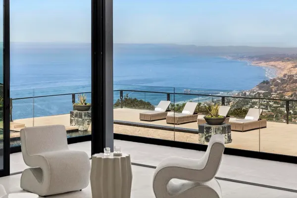 $12,950,000 | 2082 Via Casa Alta, La Jolla, CA 92037