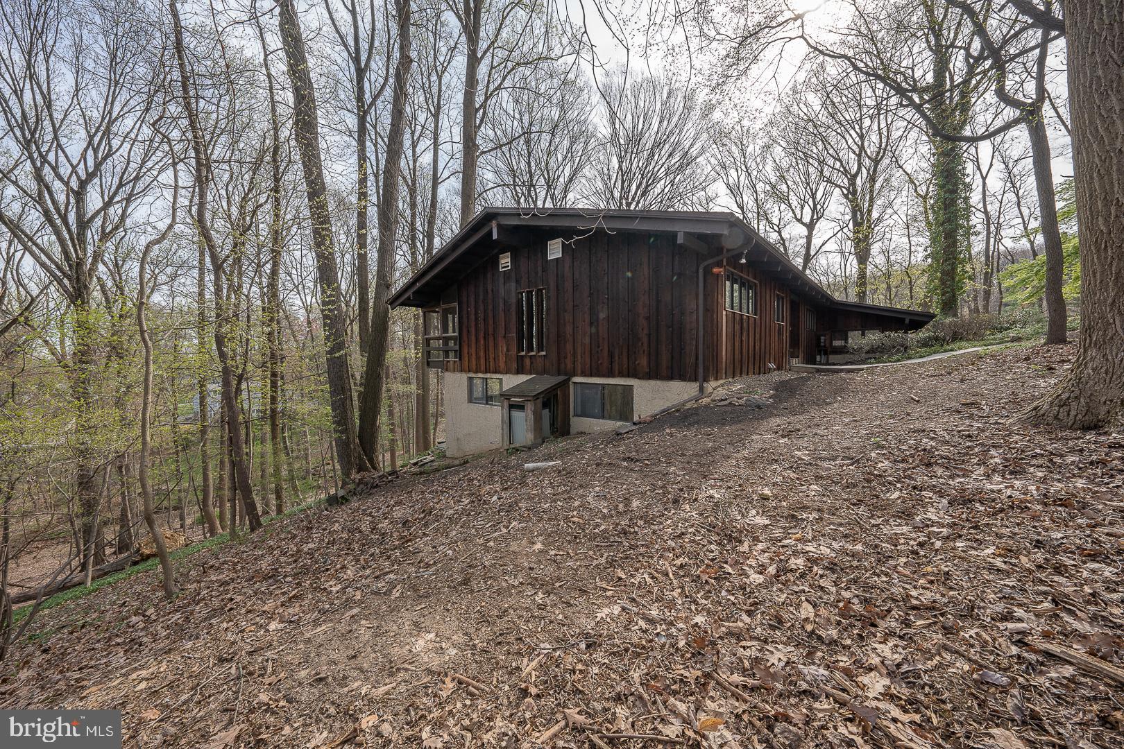 759 Hedges Lane Wayne, PA 19087 - Photo 47 of 60 Very private location