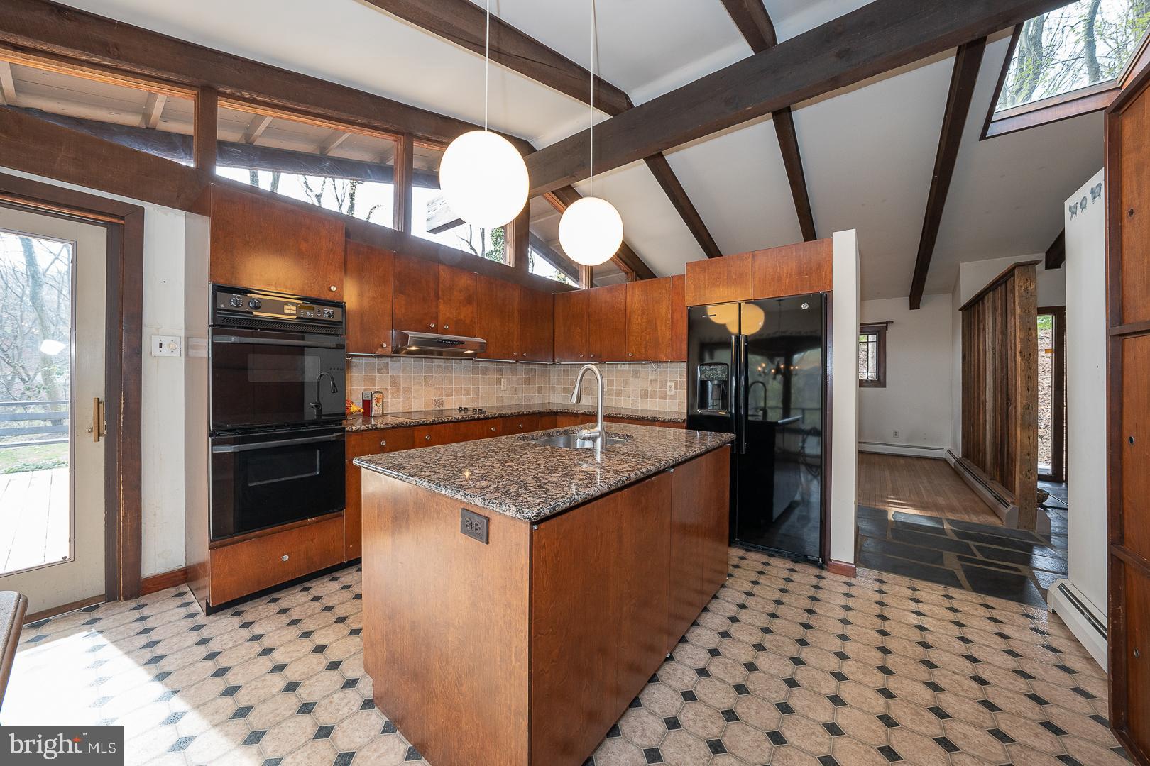 759 Hedges Lane Wayne, PA 19087 - Photo 10 of 60 Kitchen