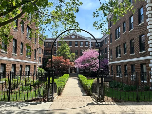 $2,400 | 62 Queensberry Street, Unit 407, Boston, MA 02215