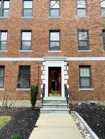 $2,400 | 62 Queensberry Street, Unit 407, Boston, MA 02215