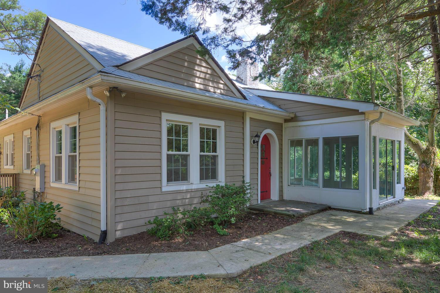 Exterior (Front)