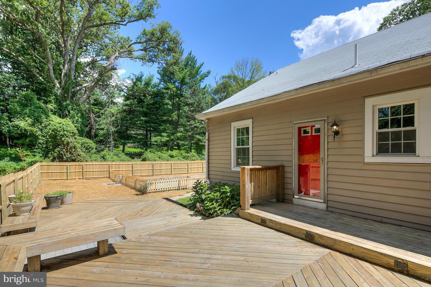 6221 Falls Road Baltimore, MD 21209 - Photo 23 of 24 Exterior (Rear)