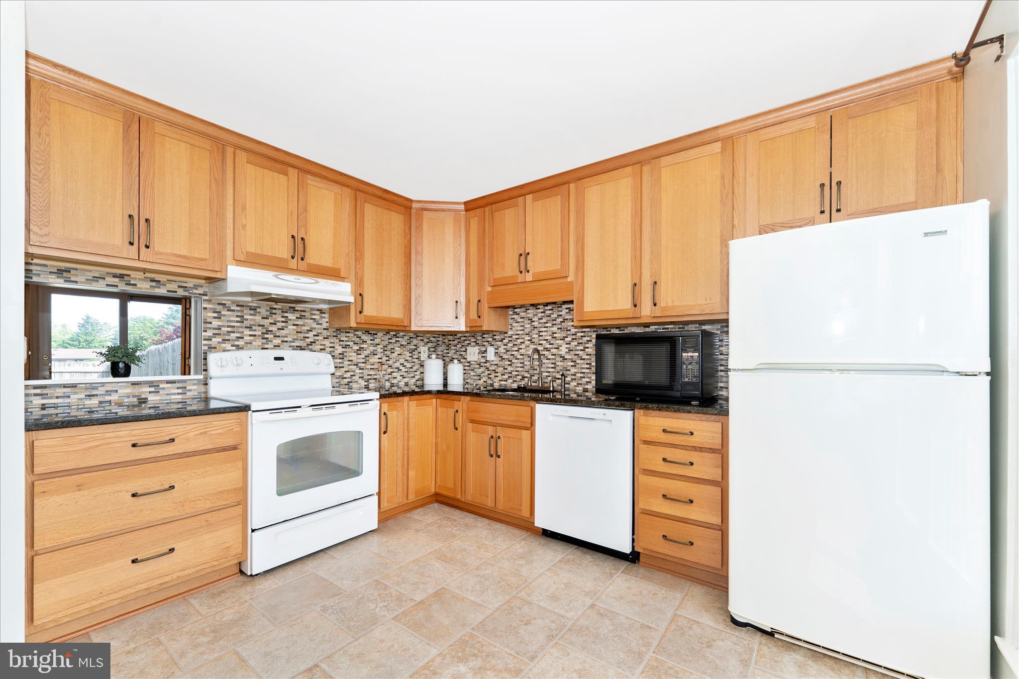 5751 Sunset View Lane Frederick, MD 21703 - Photo 3 of 46 Kitchen