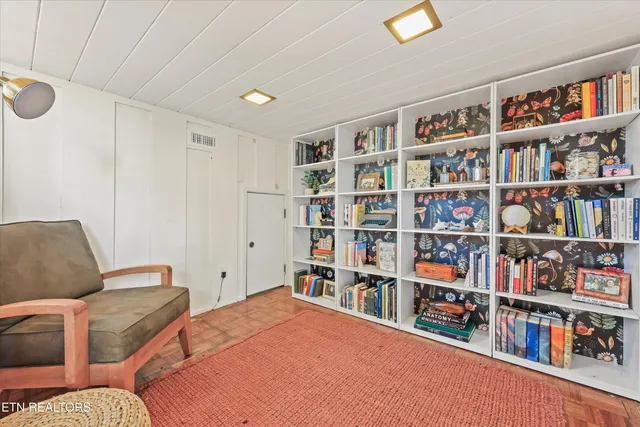 $499,000 | 565 Hillcrest Circle, Etowah, TN 37331