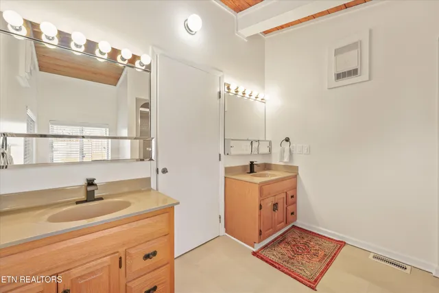 $499,000 | 565 Hillcrest Circle, Etowah, TN 37331