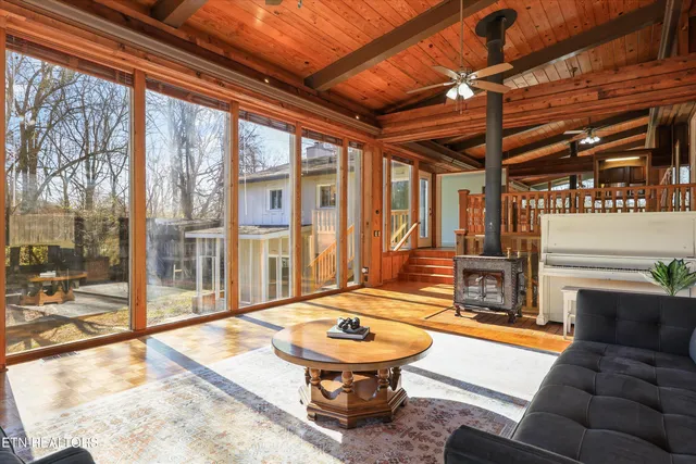 $499,000 | 565 Hillcrest Circle, Etowah, TN 37331