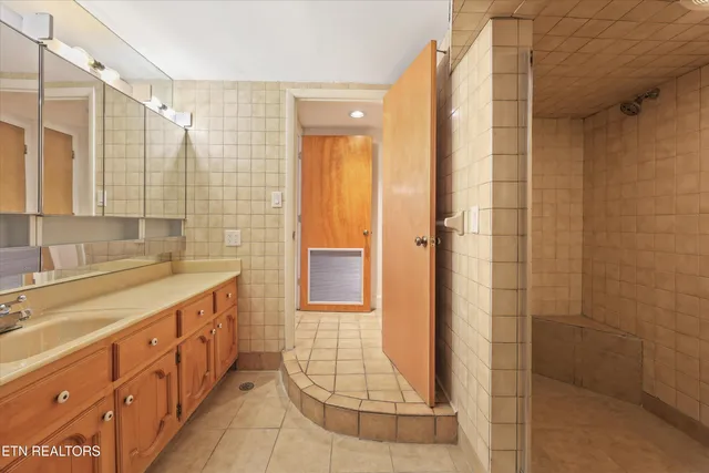 $499,000 | 565 Hillcrest Circle, Etowah, TN 37331