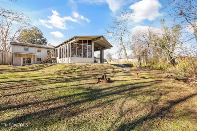 $499,000 | 565 Hillcrest Circle, Etowah, TN 37331