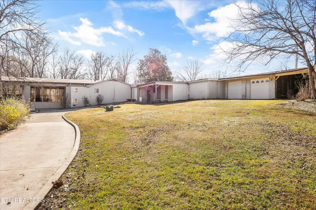 $499,000 | 565 Hillcrest Circle, Etowah, TN 37331